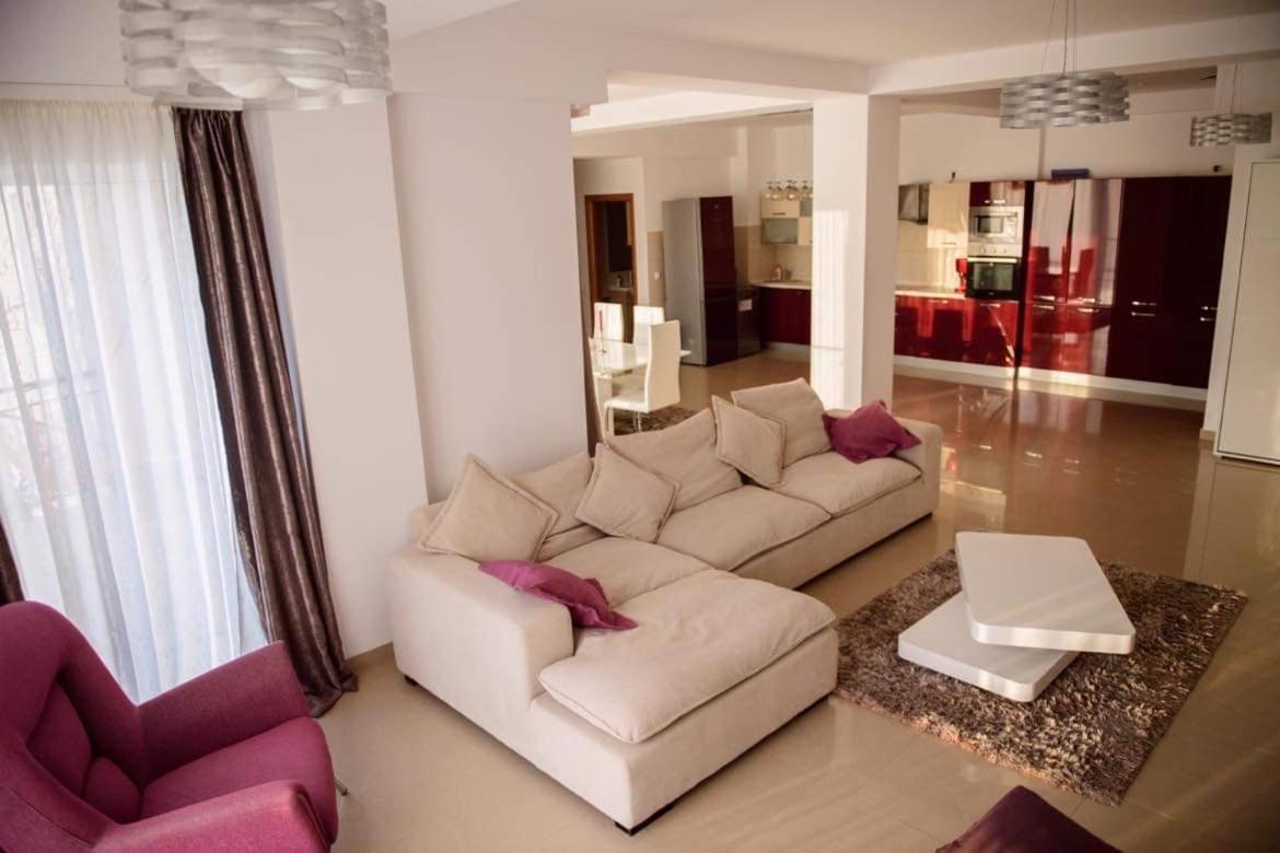 Sadara Sea Breeze Apartment Năvodari Екстериор снимка