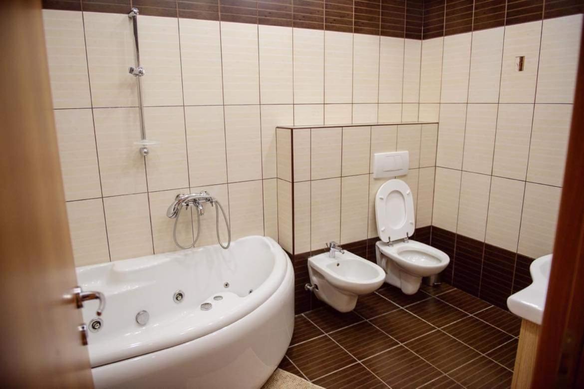 Sadara Sea Breeze Apartment Năvodari Екстериор снимка